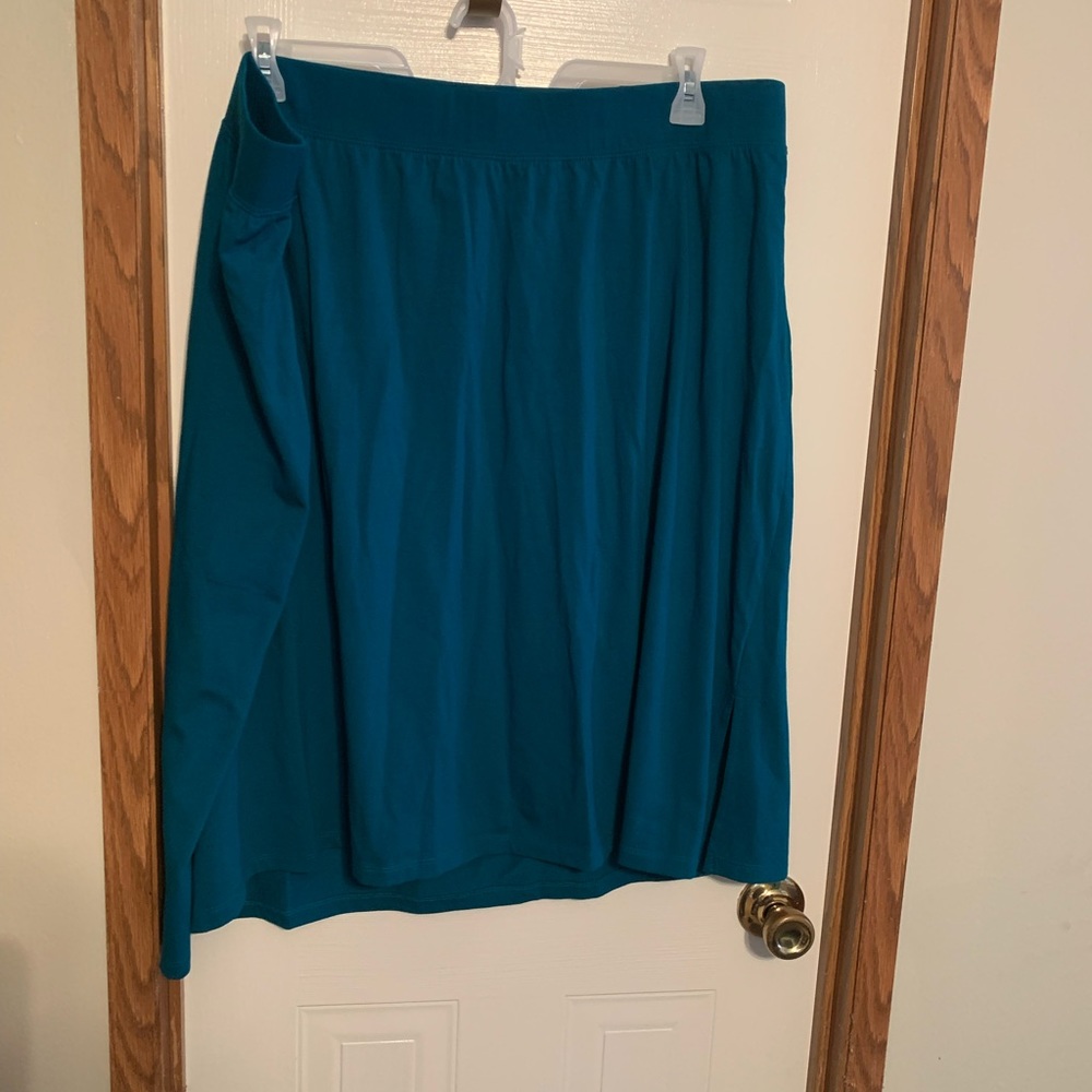 Plus size knit knee length skirt